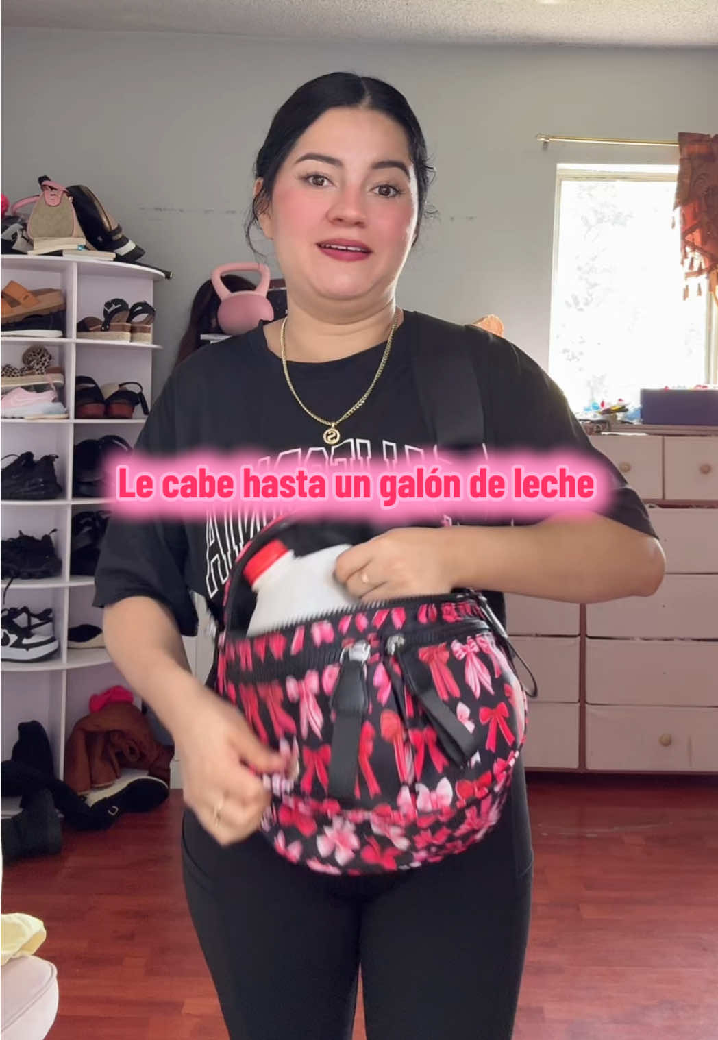 Se mira pequeña pero es muy espaciosa le cabe de todo #crossbody #bag #crossbodybag #bagforwomen #paratiiiiiiiiiiiiiiiiiiiiiiiiiiiiiii 