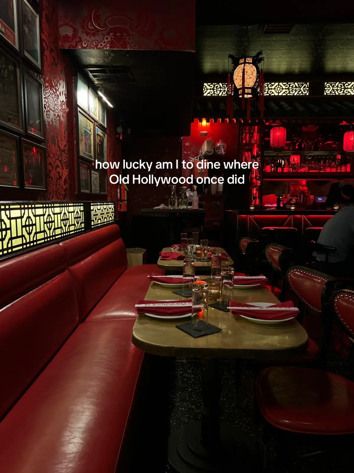 Feels like traveling back in time #oldhollywood #formosacafe #hollywood #losangeles 