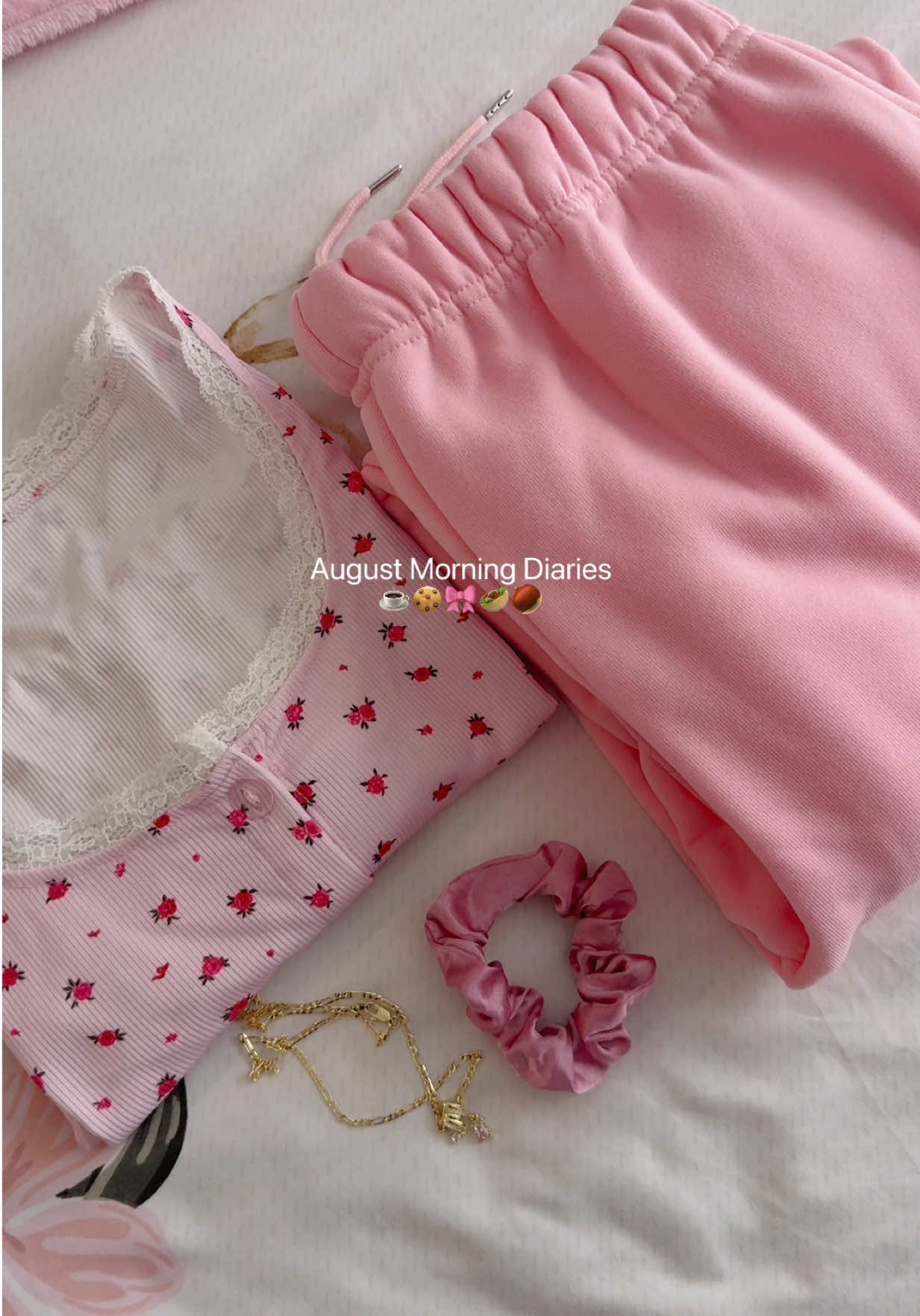 August Morning 🎀🍪 I don’t want to pretend it’s Fall 🥹 it’s still summer here☺️ #morningroutine, #SelfCare, #aesthetic, #thatgirl, #dailyvlog  @bidalli_cis @SKIN1004 US @2aN Official @SLMISSGLAMBEAUTY 
