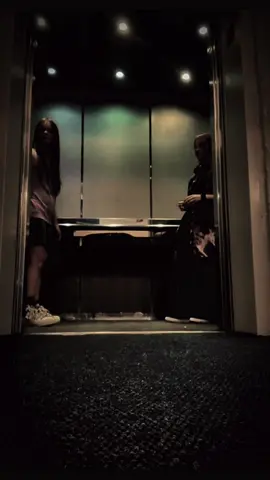 Text is slightly off but yk #sevenminutesinheaven #trend #elevator #coupletok #wlw 