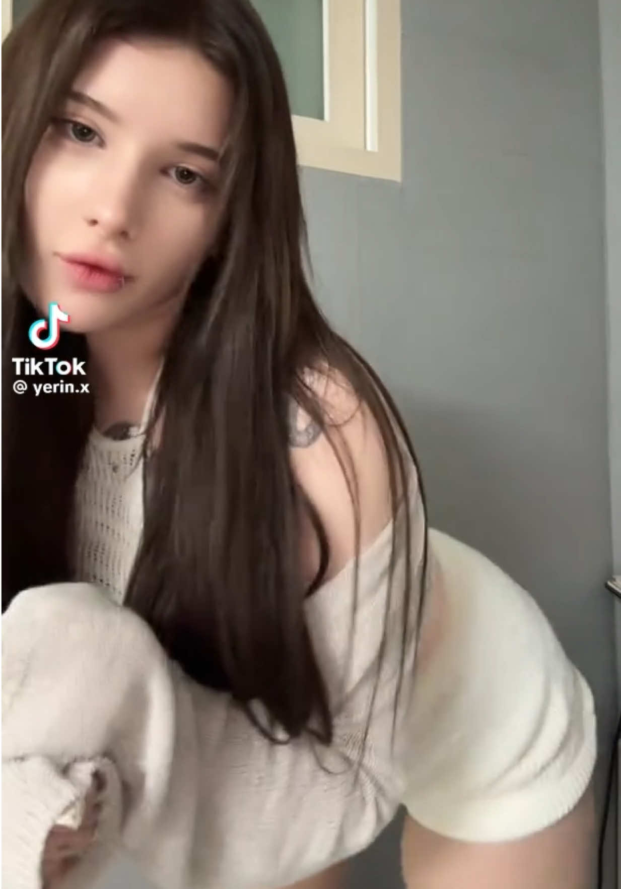 이 계정 곧 없어질 거야 ❌ 새 계정 👉 @예린✨ 꼭 팔로 해줘 ✨ 안 오면 나 놓칠 수도 있어요 😘