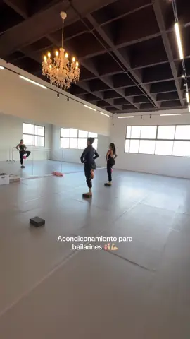 Acondicionamiento para bailarines 🫶🏼🩰  #dancer #dance #danceconditioning #balletdancertraining 