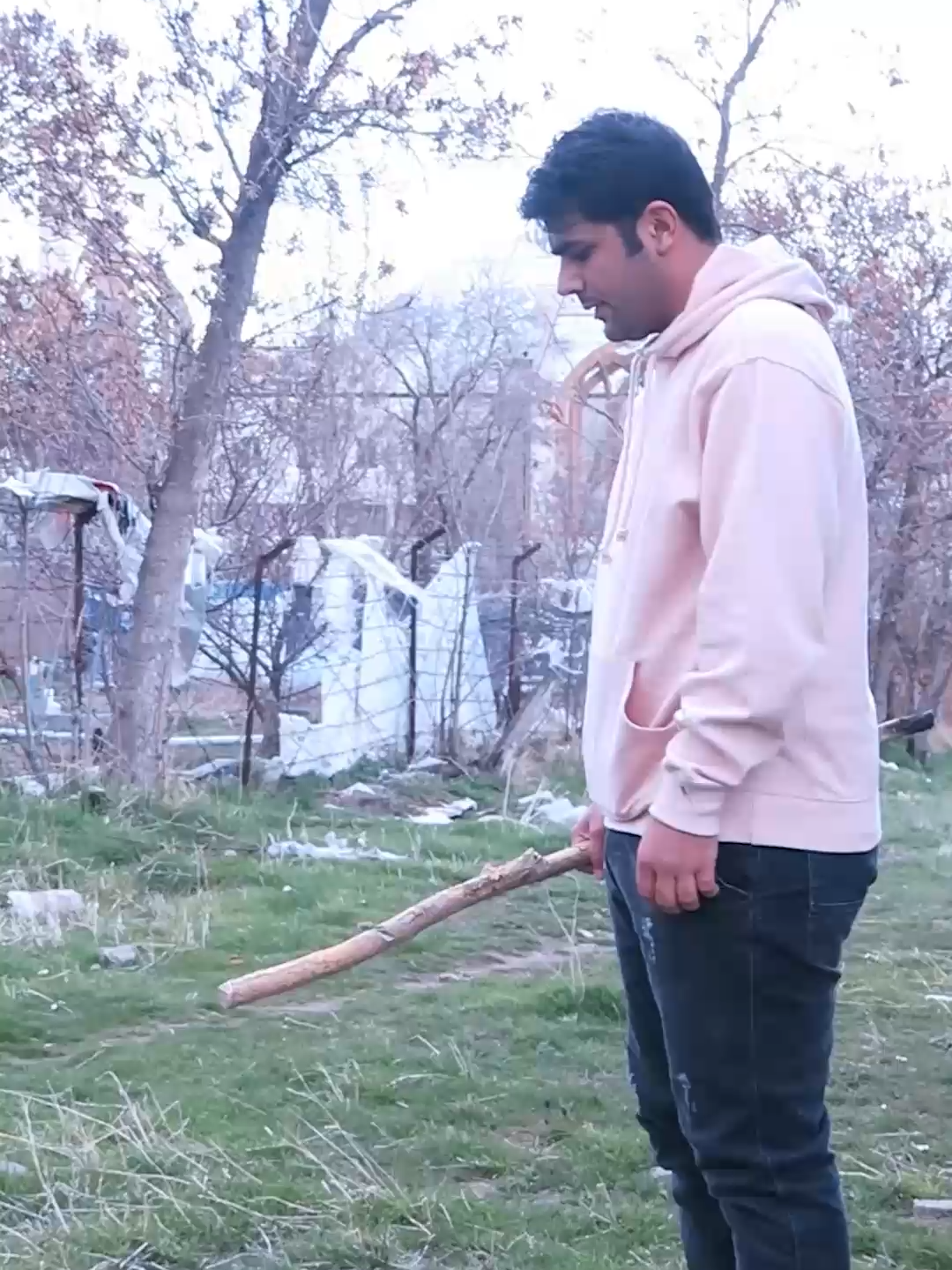 🎬 Reverse Video Magic ✨ Want to make a simple action look like pure magic? In this video, I throw a stick on the ground and step back—but when we reverse the clip, it looks like the stick magically jumps into my hand! 🪄 💡 Pro Tip: For tricks like this, camera angle and precise movements are key to make the effect look real. #CreateWithMe and share your magical edits! 🔔 Don’t forget to Like & Save! #ReverseVideo #VideoEditingMagic #FilmmakingHacks #CreativeContent #EditingTricks