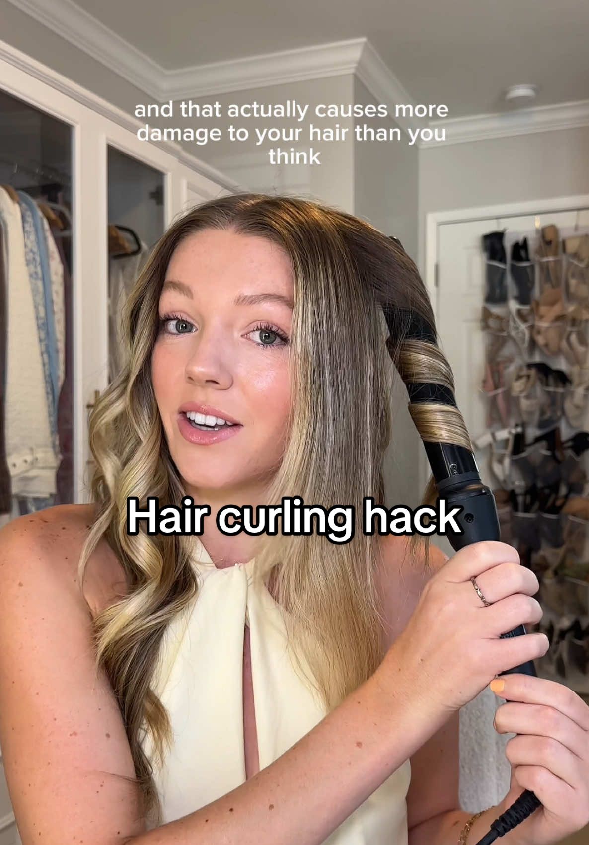 High heat setting + minimal time on the curling iron = safest for your hair! #hair #curlingiron #curlinghair #hairhack #hairstyle @Bio Ionic 