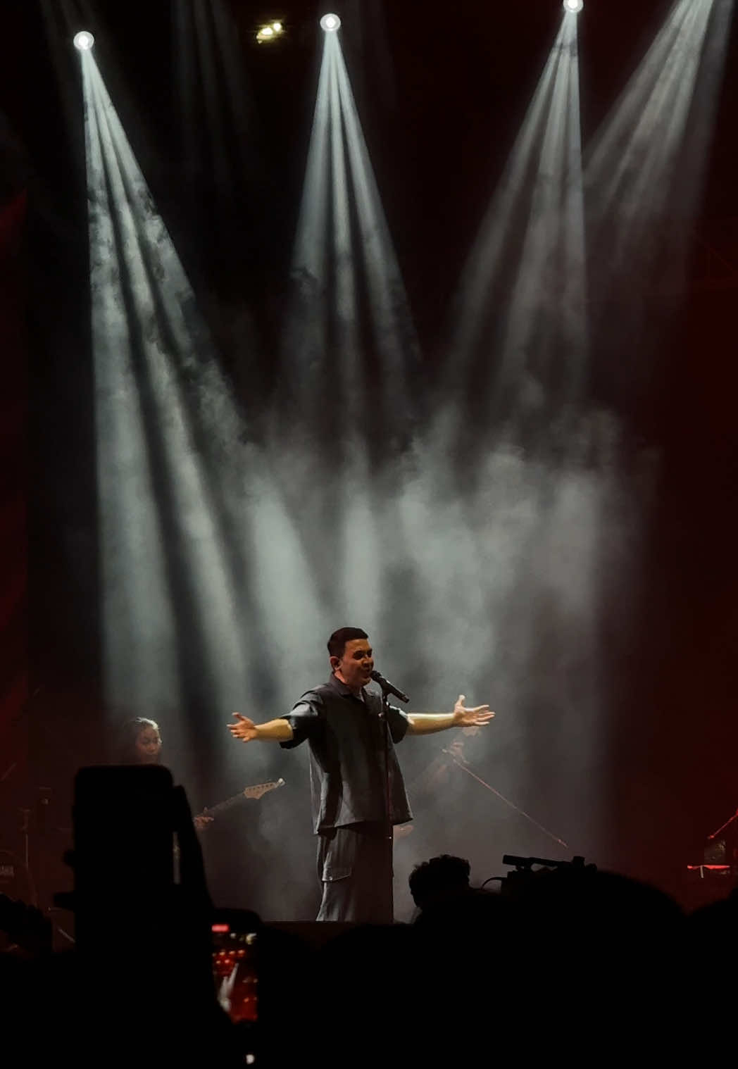 beliau ini tida pernah gagal bikin terpukau #tulusm #jatuhsuka #resonanseefest #resonanseefest2025 #fyp 