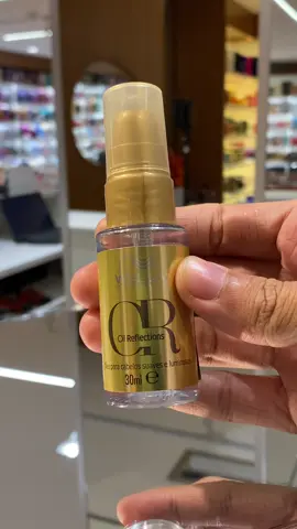 ✨ Brilho que transforma seus fios! ✨ O Wella Oil Reflections é o finalizador perfeito para dar nutrição, maciez e um toque luminoso ao cabelo 💇🏼‍♀️💖 E já está disponível no TikTokShop 🛍️🌟 #WellaProfessionals #OilReflections #CabelosRadiantes #TikTokShop #HairCare