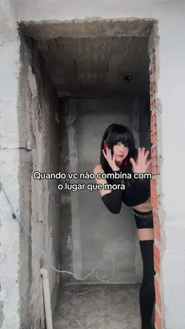 Sim gente eu moro nesse cubículo 