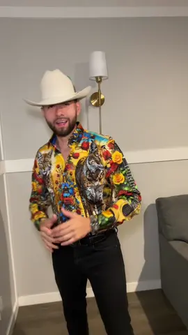 Como ven? La usarías?😳🔥 #estilovaquero #mexicantiktok🇲🇽 #camisasdehombre #mexicanoutfits #ropadehombre 