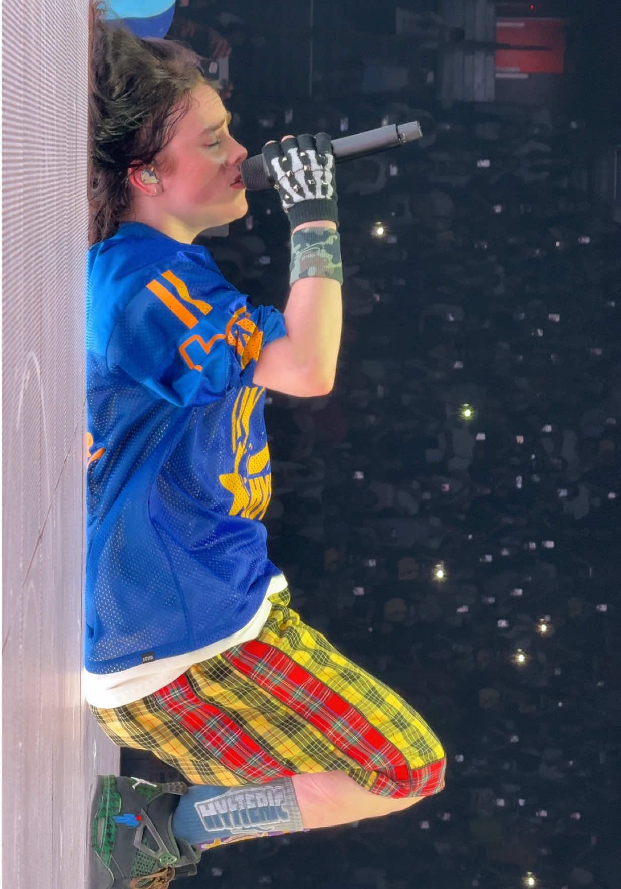 @BILLIE EILISH performing “when the party’s over” in Tokyo, Japan
