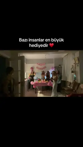 Şanslarım ♥️🥹💕 #beniöneçıkart #happybirthday #girlfriend #girls 