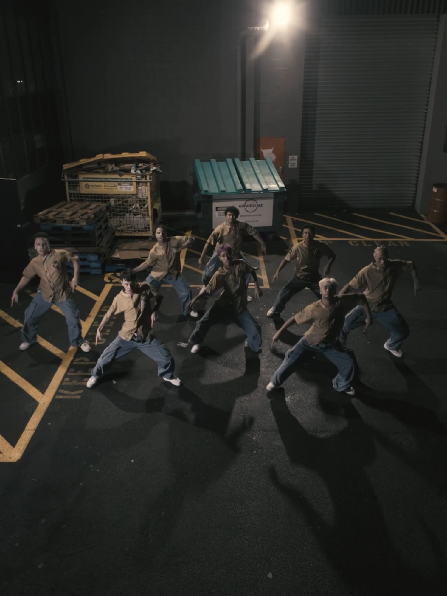 When the beat goes off, we KILLIN IT 💛 #killinitchallenge KILLIN IT x BLACK & GOLD music video out now only on YouTube! ▶️ Full 