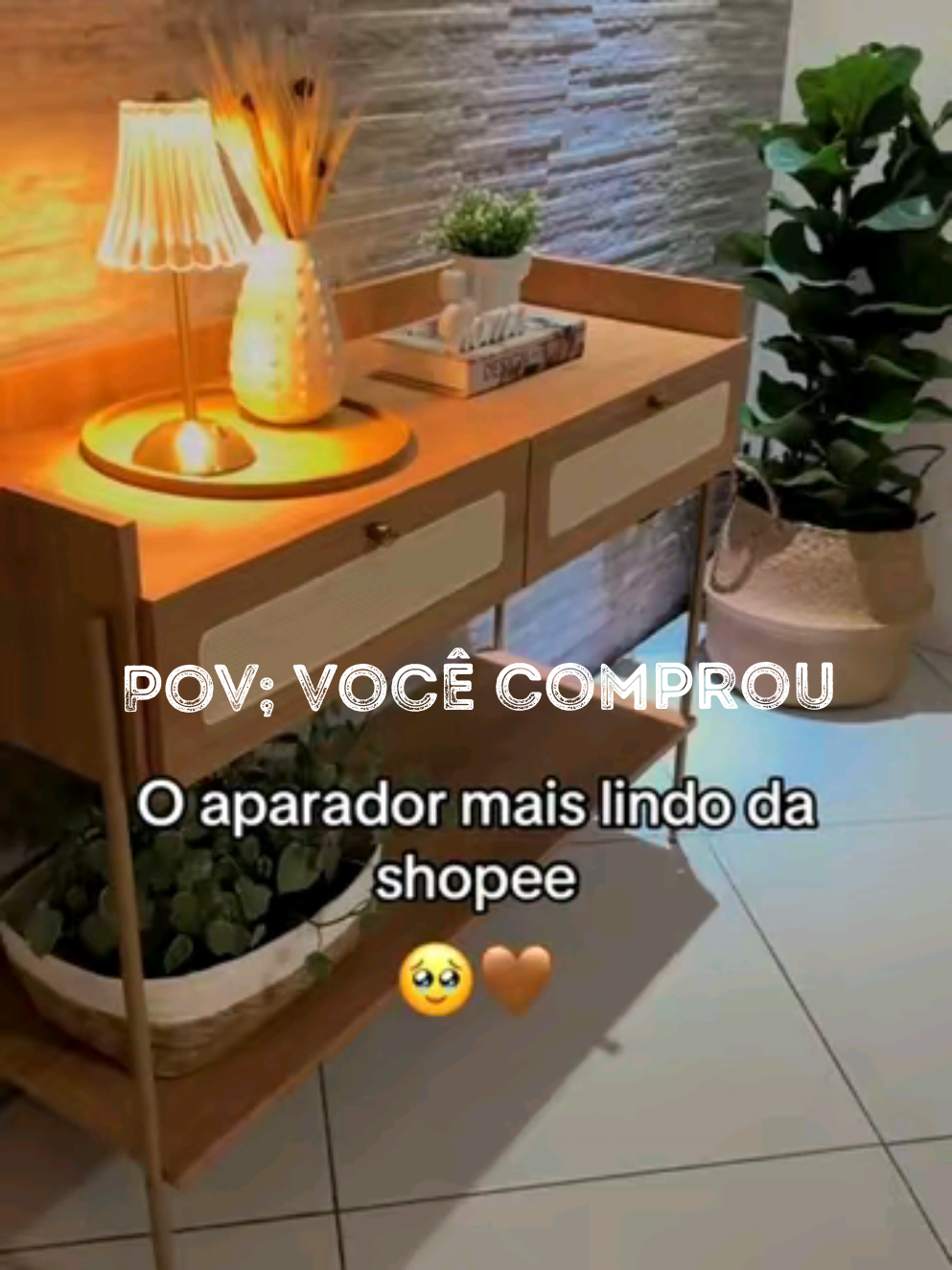 Link na bio ✨ O aparador com gavetas em palhinha é perfeito para organizar e decorar ✨💎#Decoração #DesignEscandinavo #Palhinha #CasaEstilosa #moveisdedesign 