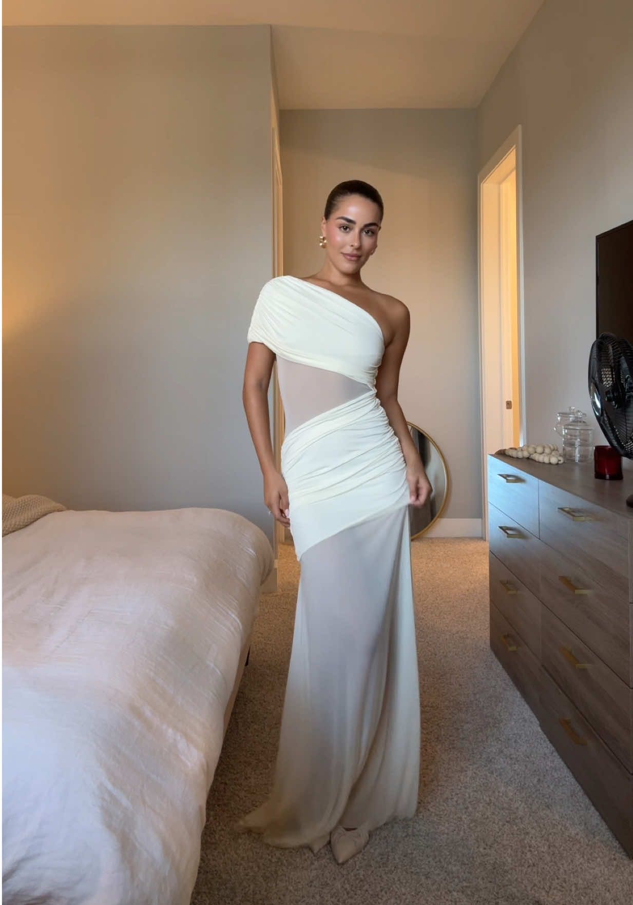 @Meshki did their BIG one with this #engagement #bridaldress 