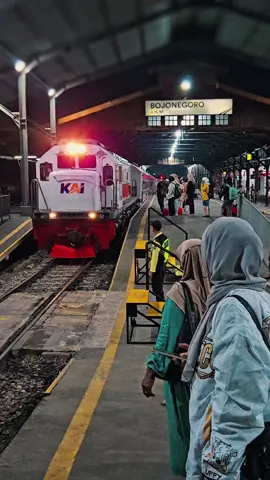akan Jadi saksi bisu masa depan-Stasiun Bojonegoro #fyppppppppppppppppppppppp #fyp #bojonegoro24jam #bojonegoro_jawatimur #fypシ゚viral 