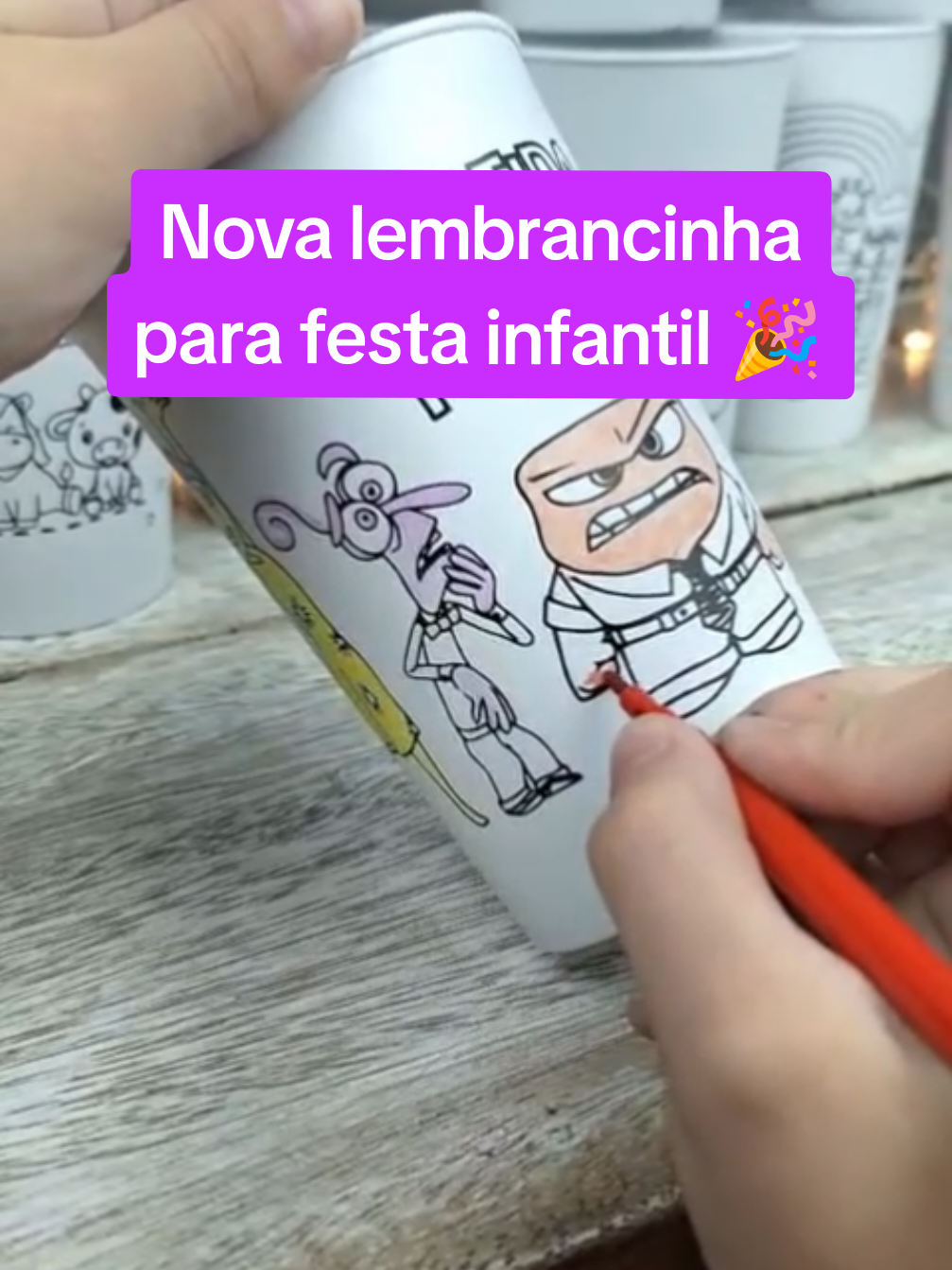 Achei na shopee uma ideia para de lembrancinha para festa infantil🎈copo para colorir! #festa #festainfantil #lembrancinha #fyp #aniversario 