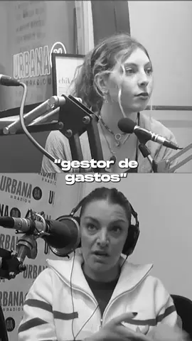 ¿Sabés en qué se te va la plata? 🤔💸 En su visita a Chikefté, la asesora financiera Marina Mavilian @marinaplanifica explica la diferencia entre gasto fijo y gasto variable y por qué es fundamental registrarlos para mejorar tus finanzas: ✔️ Gastos fijos → alquiler, transporte, salud, comida, educación.  ✔️ Gastos variables → salidas, compras extra, antojos, consumos que cambian.  💡 El ahorro no viene de lo fijo… viene de lo variable. Un consejo práctico para ordenar tu economía personal y entender de dónde podés empezar a ahorrar. 📺 Mirá Chikefté en vivo todos los miércoles de 20 a 22 hs en nuestro canal y en la programación de @UrbanaBA #EducaciónFinanciera #FinanzasPersonales #Ahorro #GastosFijos #GastosVariables       