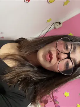 Yo puedo ser tu mami materialista 😜