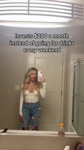 She’s not wrong about investing $200 a month , it can make a huge difference #investing #greenscreen 