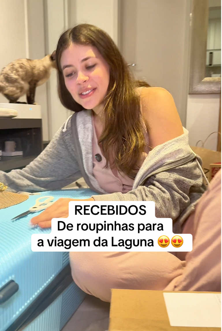Recebidos de roupinhas pra viagem! Será que eu gostei de alguma? ✨💜 @Laguna Store Br #roupas #looks #recebidos #modafeminina #comprinhas 