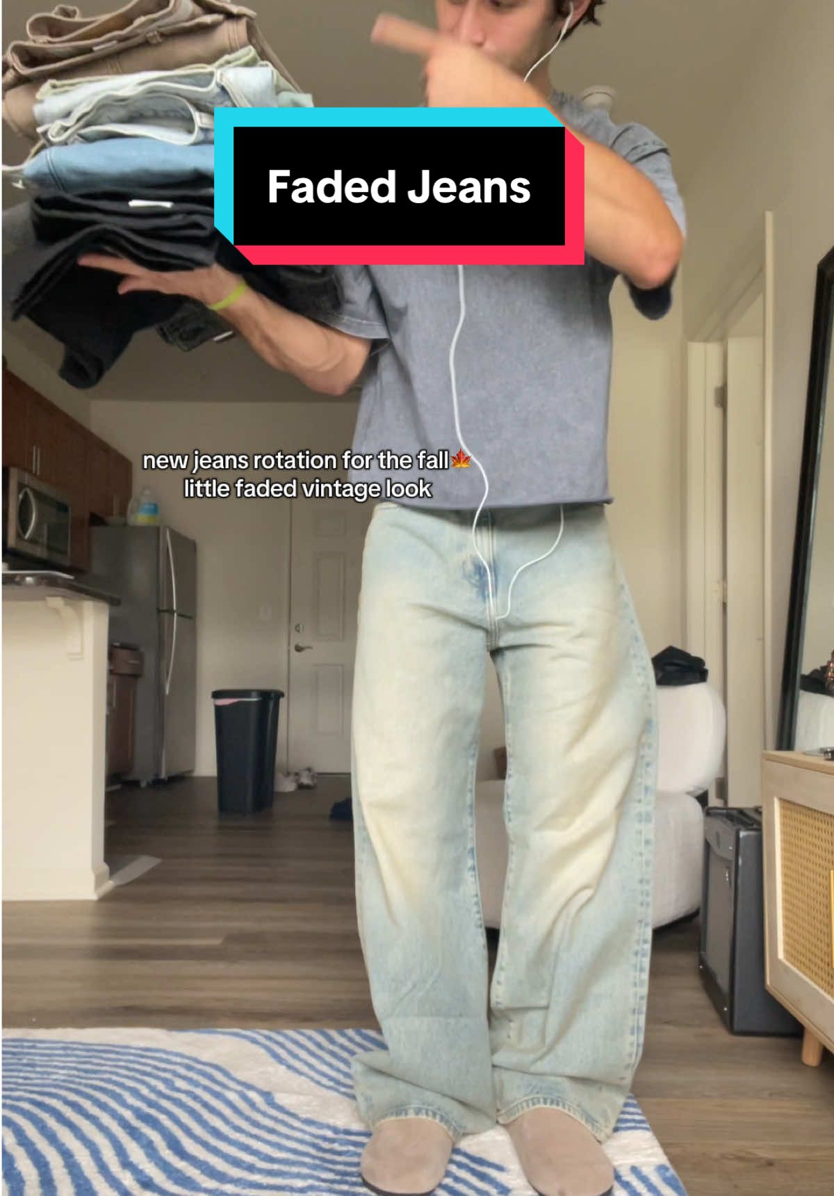 absolutely ready for the fall🙏🏽20% off this pair rn #baggyjeans #mensjeans #falloutfitideas #mensoutfitideas #fallfashion 