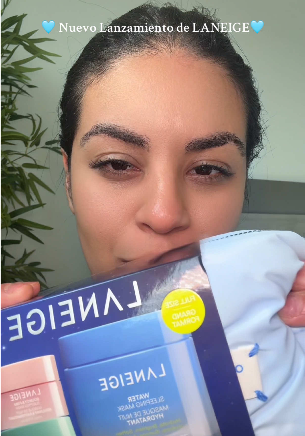 Emocionada por este nuevo TRIO de @laneige_us que prometen dejarte la piel intensamente hidratada y a su vez ayudarte con las lineas de expresion, arrugas y rosacea.  🩵Oferta x tiempo limitado 🩵Hoy te llevas una headband de regalo con tu compra  🩵3x1 #laneige #tiktokshop #mascarilla #sleepingmask #dreamskin 