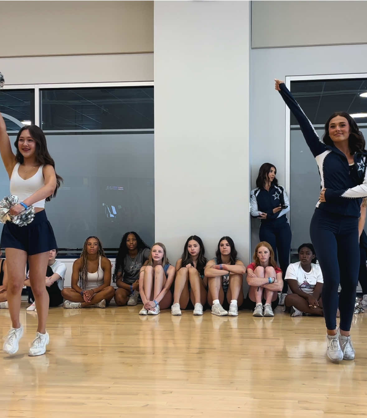 Thunderstruck with DCC Trinity!! 🤍@Dallas Cowboys Cheerleaders #dallascowboyscheerleaders #rockyourbody #thunderstruck #DCC #americassweethearts 
