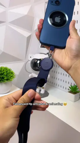 Membalas @🌹H..M..🌹 Pernah gak, HP jatuh pas lagi buru-buru… atau malah hampir keambil orang pas rame-rame? 😭 Jangan tunggu kejadian dulu, pake tali lanyard HP anti jatuh & anti maling biar aman 💯 Sekali coba langsung ngerasa tenang, gak ribet, dan HP selalu nempel di kamu 🙌 Stoknya cepet habis, jangan sampai kamu nyesel telat punya! ⚡️ #lanyardhp #talihp #gantunganhp #straphp 