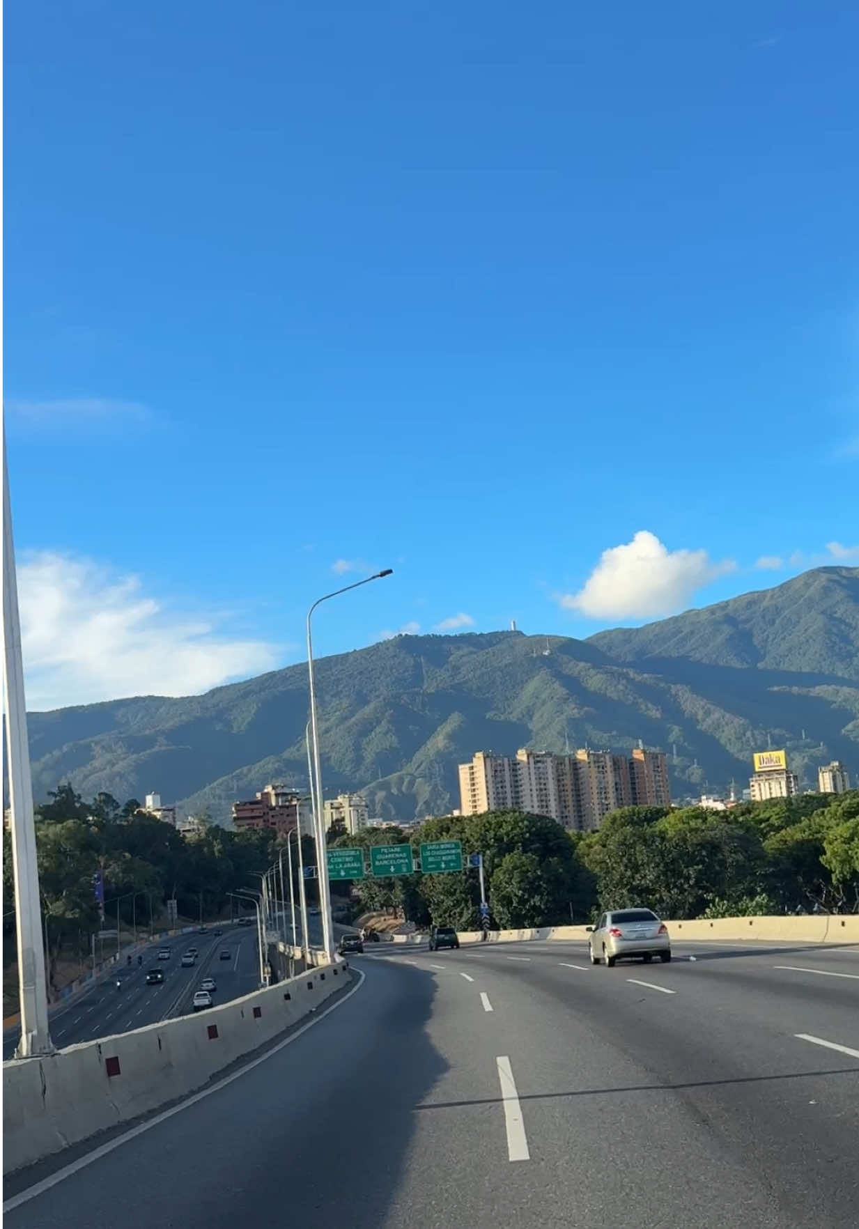 Pa’ la luna me anoto ❤️🩷 #avila #caracas 
