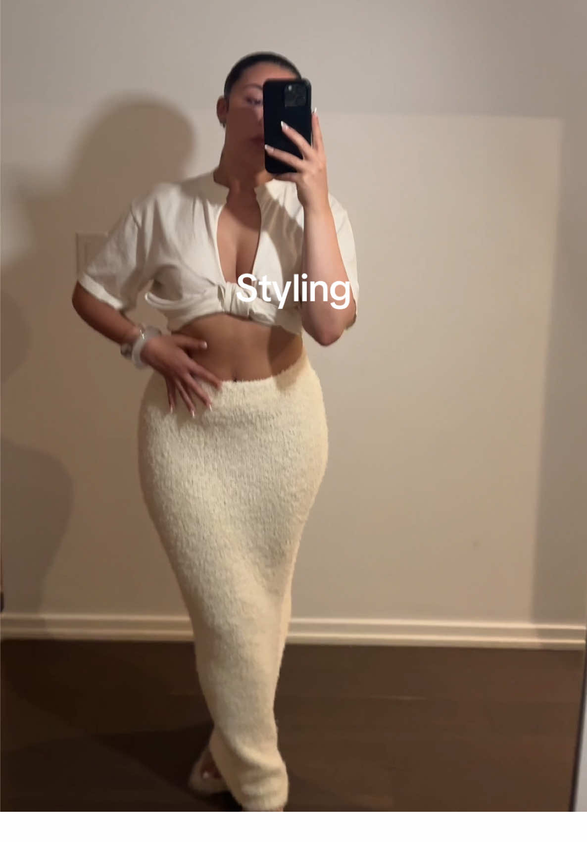 Wearing vs styling #outfitideas #outfitinspo #stylist #styleinspo #styletips #fashion #fashioninspo #StreetStyle 