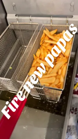 Then french fries for the fully loaded, we can even do nacho cheese with hot Cheetos on it #fypシ #frenchfries #kingeloteroman #foryoupage 