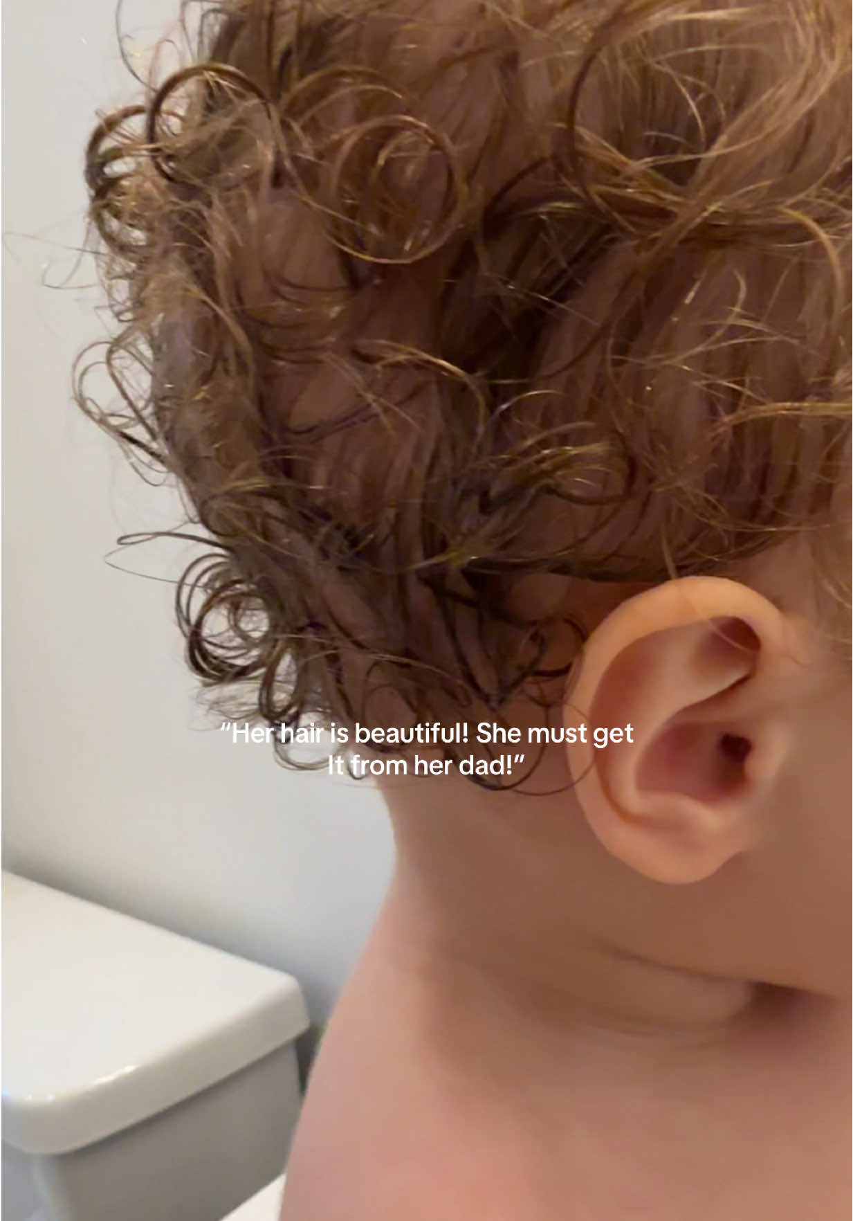 My curly haired mini me 🥰  #curlyhair #babylove #babygirlhair #babygirl #mamasgirl 