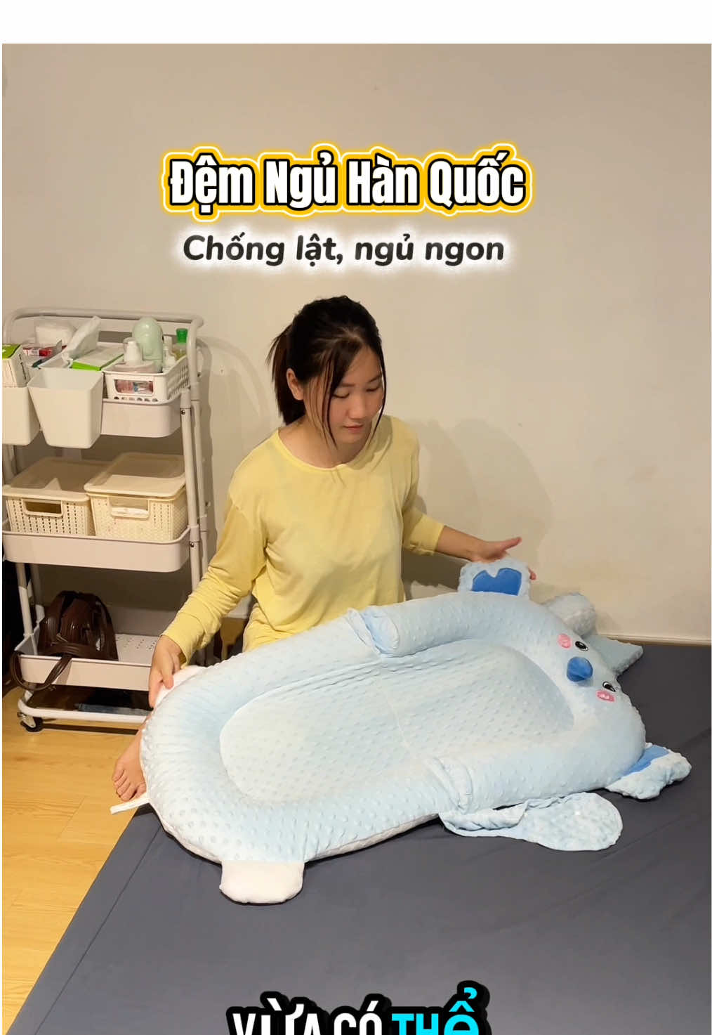 Cho con nằm chung giường vẫn nên có 1 chiếc nệm nôi riêng cho con ngủ ngon và yên tâm hơn nha các mom ơi #mesocgau #mebimreview #demnoichobe #demnguhanquocchobe 