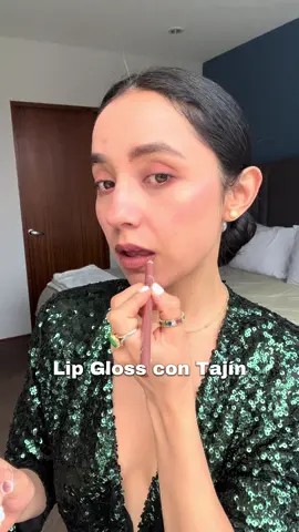 Como no alcancé mi set de Rare Beauty x Tajín, así lo apliqué, obvi bajo en sodio… deli 💄 🌶️ #tajin #rarebeauty #selenagomez #rarebeautymakeup @Selena Gomez @Rare Beauty @TajinUSA Official Account 