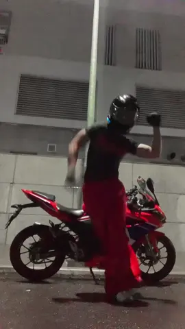 Falling Down 🤍 with biker #biketok #biker #dancingbiker #motorcycle #dance 
