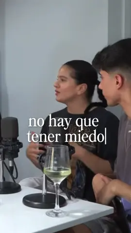 Perderle miedo a dar vergüenza es lo mejor que puedes hacer para empezar a ser TU mismo en redes sociales. Ese es el verdadero diferenciador, aprovéchalo y plásmalo en lo que haces 💫 #marketingdigital #sansecreativo #marketingtips #autenticidad #rosalia 