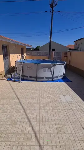 Piscina Estrutural 4678L Circular Pro Max + Filtro 110V ou 220V + Capa Bestway#Piscina#Grande#diversaoemfamilia  💦 “Chega de calor dentro de casa!” 👨‍👩‍👧‍👦 “Diversão garantida para toda a família” ☀️ “Piscina grande e fácil de montar” 🔥 “Transforme seu quintal no clube do verão” ⚡ “Últimas unidades – Garanta já a sua!” Quer que eu monte um roteiro completo de texto para o vídeo (tipo ordem certinha de entrada de cada frase + sugestão de tempo de exibição)?