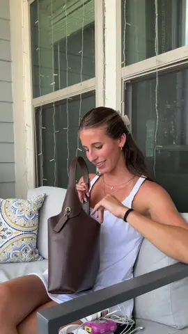 Let’s see what’s is Rias purse💌 #fyp #riaandfia #trending #wlw #lesbiansoftiktok 