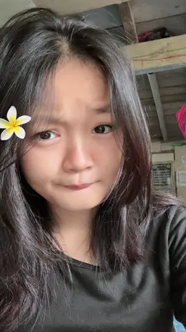 Kna gigit penyagat🐝🫦#fypppppppppppppppp #bibirlembap #ceweksabah #bibirpecahpecah 