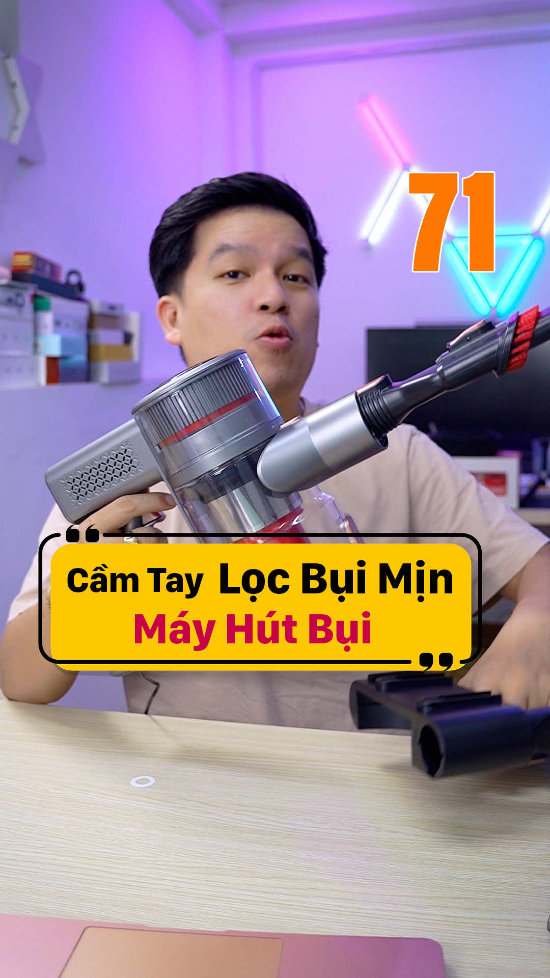Check Var máy hút bụi cầm tay. Quan điểm về máy hút bụi của mình hơi khác một chút.  --- Vui lòng đối sánh thông tin trong video với thông tin mô tả sản phẩm. Nhà bán có thể thay đổi model, thay đổi thông số bất kì lúc nào mà mình không thể kiểm soát được. --- Duy Vũ Check Var #Duyvucheckvar  #mayhutbui#TPsolar #dennangluong #500W