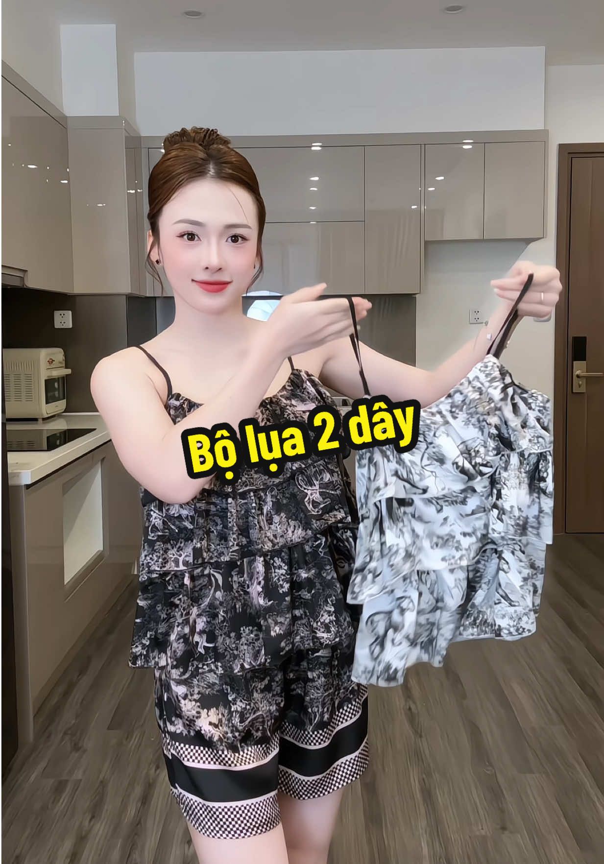 Mặc bộ này xinh xỉu😍