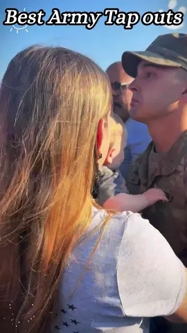 Best Army Tap Outs 😭#reunion #surprise #army #military #fypシ゚viral #fyp #tiktok #usa 