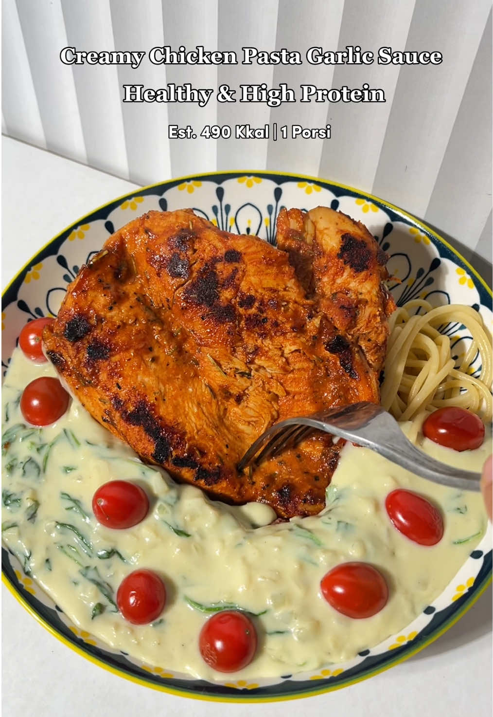 Ngidam chicken steak tiap hari? Nih cobain deh kreasi dada ayam yang dibikin steak olahan steak!  Detail Resep : - Dada Ayam 100-200gr  - 1 Sdm Bumbu Marinasi dari @healthyrepublic_  - 50gr Pasta Detail Bahan Saus (untuk 2-3 Porsi) : - Minyak 1 Sdm - Bawang Bombai setengah Buah  - Bawang Putih 2-3 Siung - Terigu 1 Sdm - Susu UHT Fullcream ( Bisa pake low fat atau skimmed milk ) 300ml  - Kaldu Ayam dari @healthyrepublic  Selamat Mencobaaa Guys✨🫶🏻 #creamychickensteak #creamygarlicsauce #healthyrepublic 