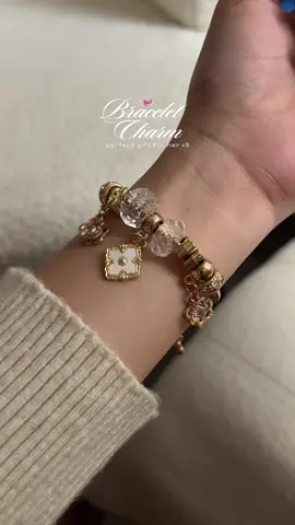she’s so pretty! 🥺💘 imagine receiving this bracelet charm <3 #bracelet #charmbracelet #accesories #giftideas #fyp 