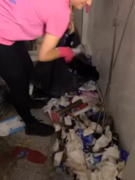 Cleaning the bathroom #cleaning #bathroom 