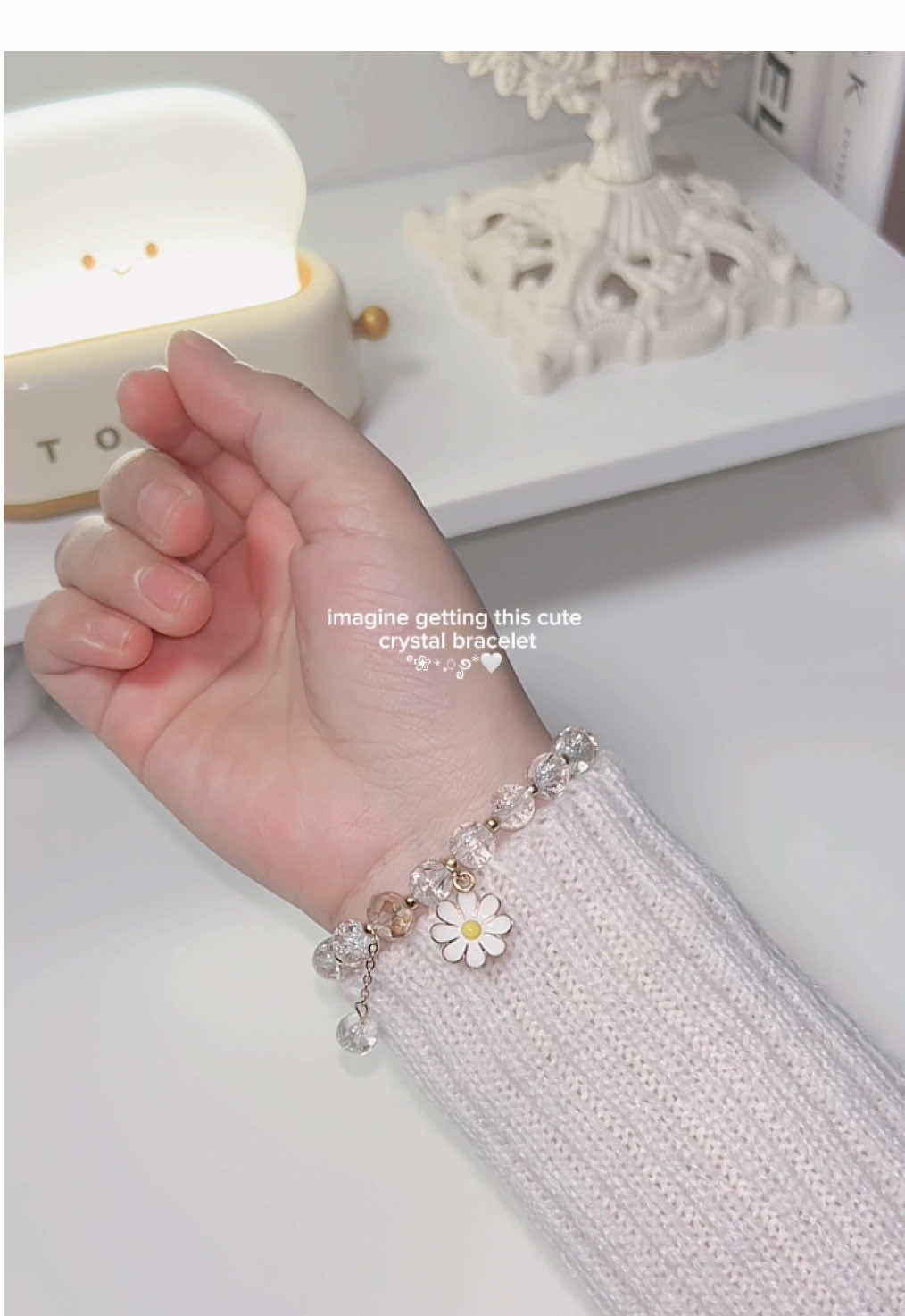 suka lah benda yang cute macam ni 😭🤍 bila pakai auto nampak cute 🥺 #bracelet #crystalbracelet #womenbracelet #cutebracelet #gelangtangan 