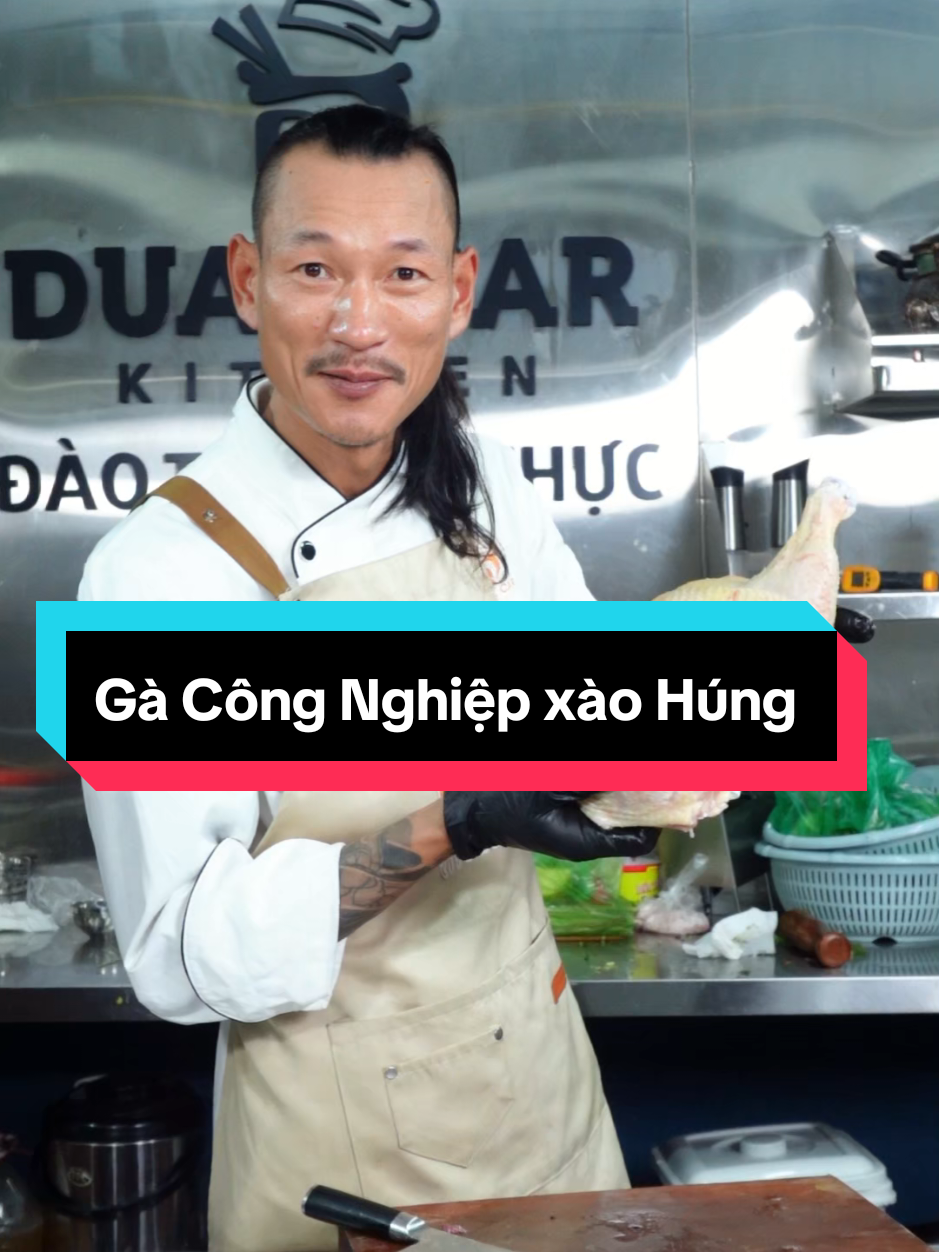 Gà Xào Húng Thơm , Gà Công Nghiệp mà xào cũng ngon rồi cả nhà ạ.  chi phí rẻ nữa ạ .  #GàXàoHúngThơm  #Gàxào  #ĐầuBếpNguyễnHữuThọ  #Duaxcar_kitchen 