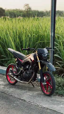 #supermotoherexstyle #crfbaladewa #surexgank #supermototiktok #supermoto 