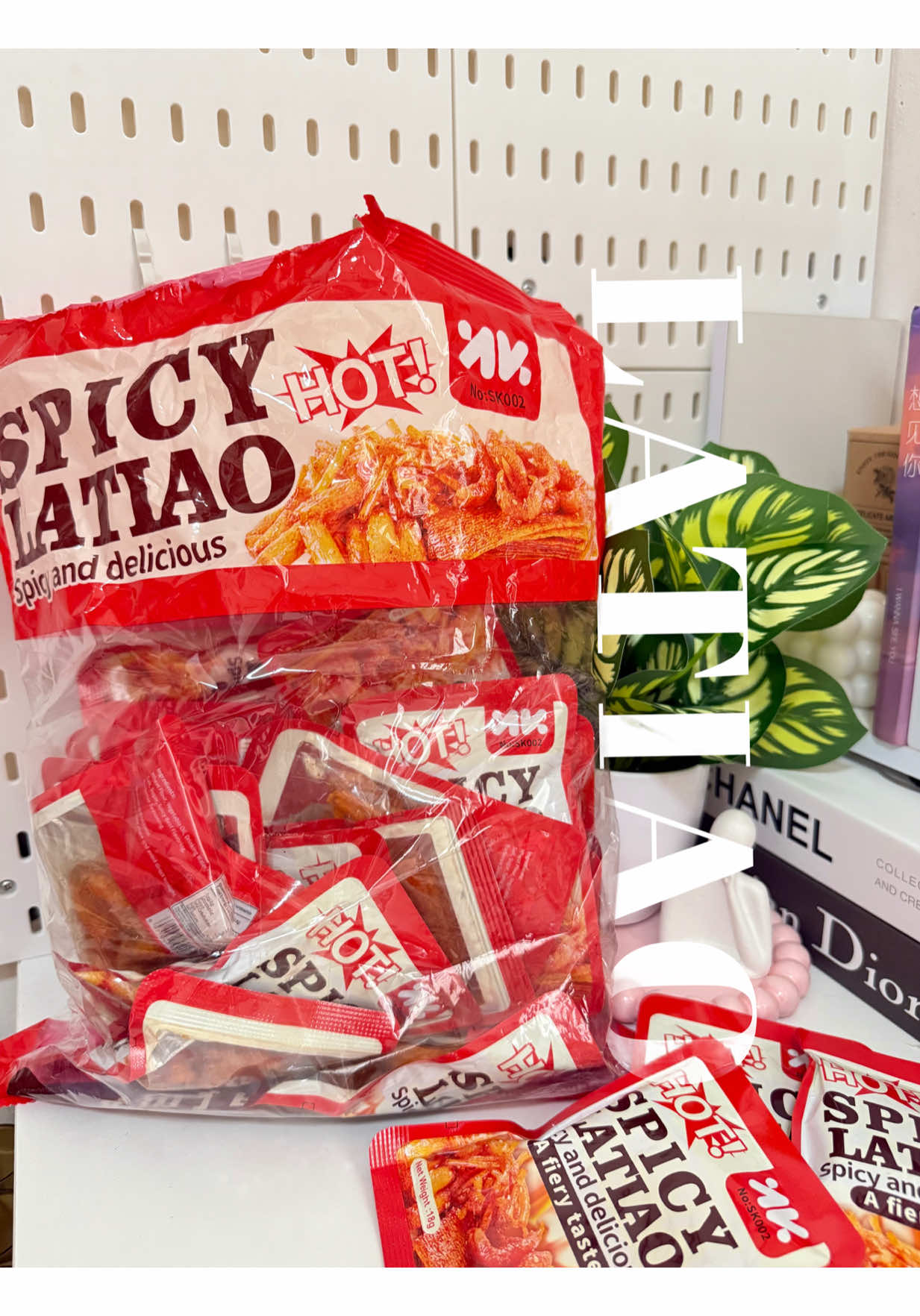 Turn boring breaks into spicy moments 🔥Latiao Snack #latiao #latiaosnack #spicylatiao #snack #spicyfood 