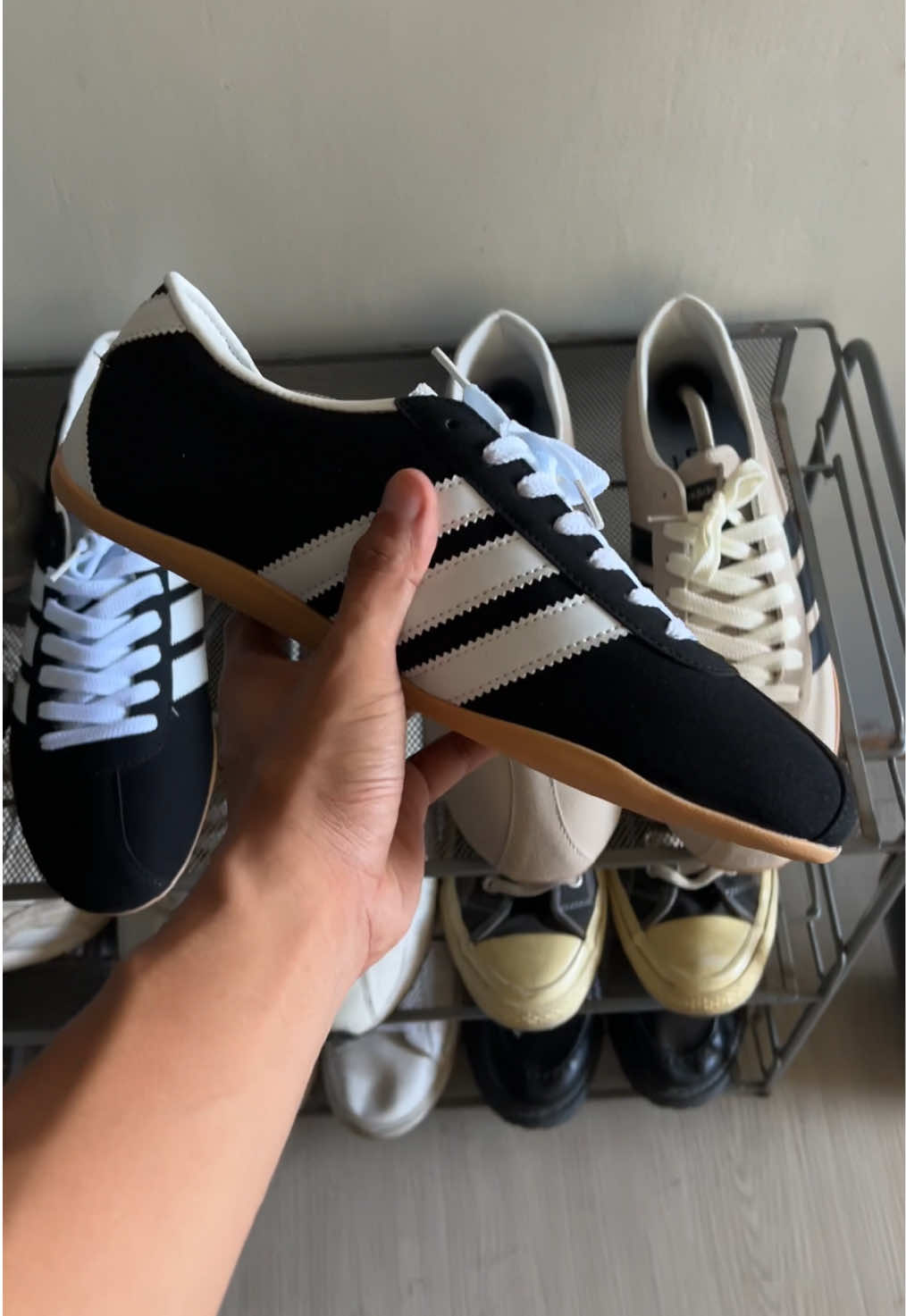 tokyo shoes affordable for men and women reference: size 45  #tokyo #tokyoshoes #adidastokyo#adidas