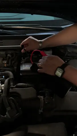 daddy’s girl y asi 👩🏽‍🔧🧰👨🏽‍🔧 #car #battery #carbattery #fyp #foryou 